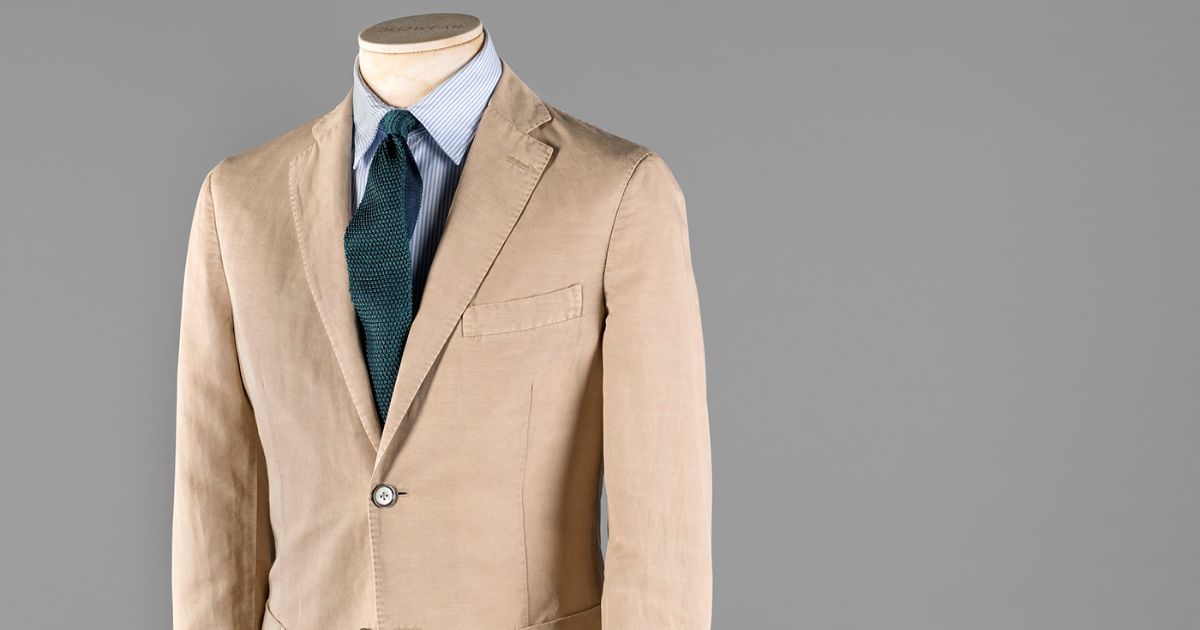 Tips and Tricks for Maintaining a Wrinkle-Free Sport Coat Throughout Your Trip
