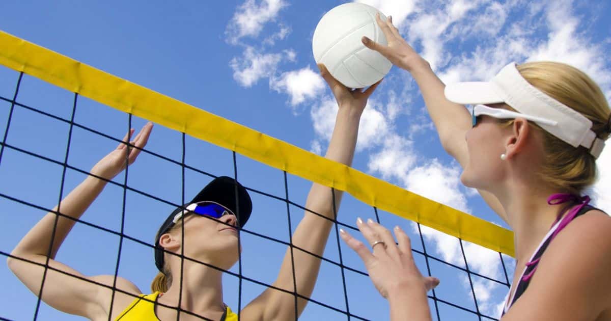 Can You Touch The Net In Beach Volleyball